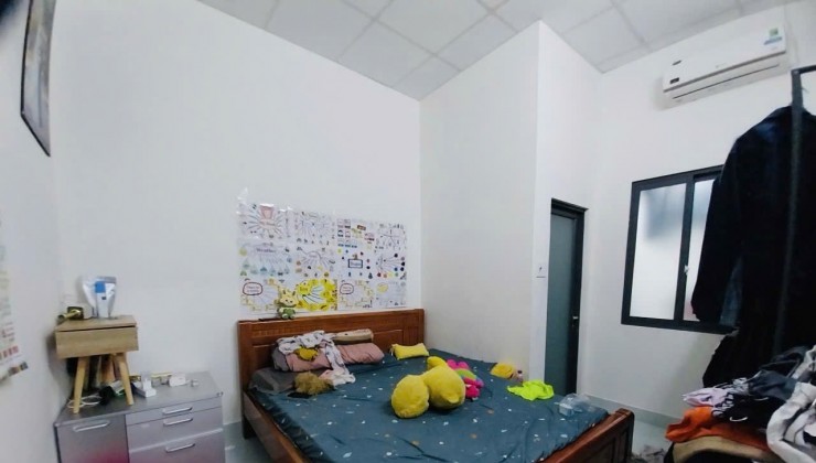 Giảm sốc 500tr !!! Chỉ còn 6tỷ2, Nhà C4 SHR, diện tích khủng 117m2,  1/ Nguyễn Văn Quá cách mặt tiền 50m, HXH tránh nhau, Ô tô Ngủ Sân